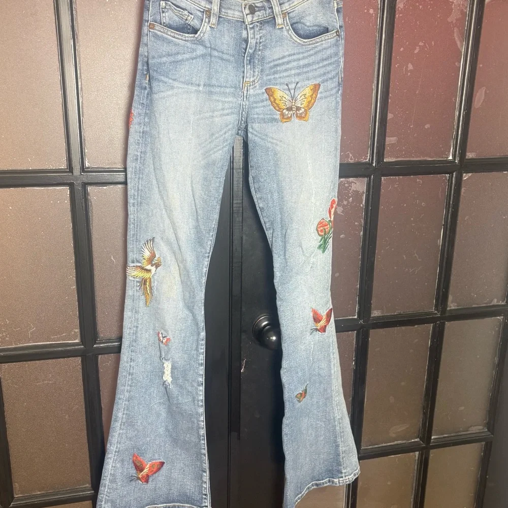 MM Vintage Embroidered Butterfly Floral Jeans Size 26 Boho Denim - Picture 1 of 16